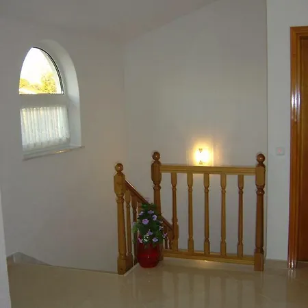 Apartmenthaus Mara Nova Vas (Porec)