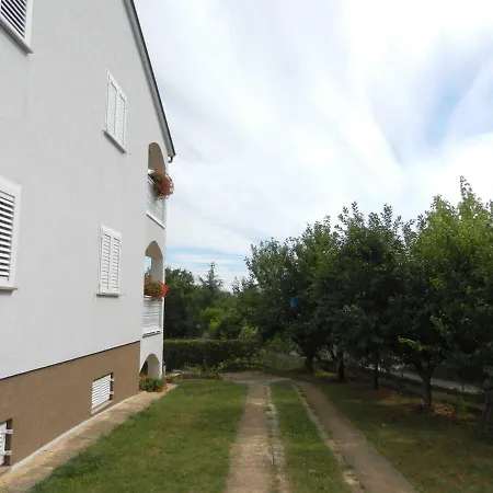 Apartmenthaus Mara Nova Vas (Porec)
