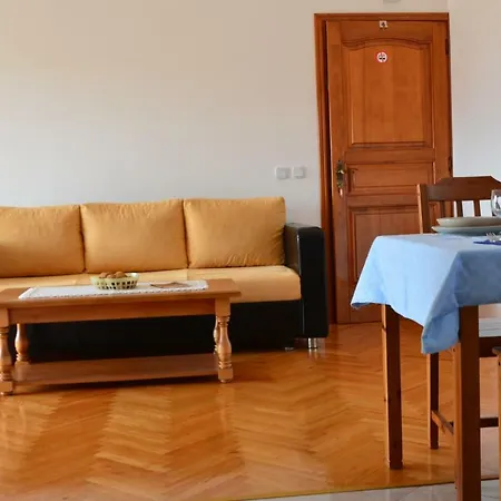 Apartmenthaus Mara * Nova Vas (Porec)