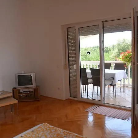 Apartmenthaus Mara Nova Vas (Porec)